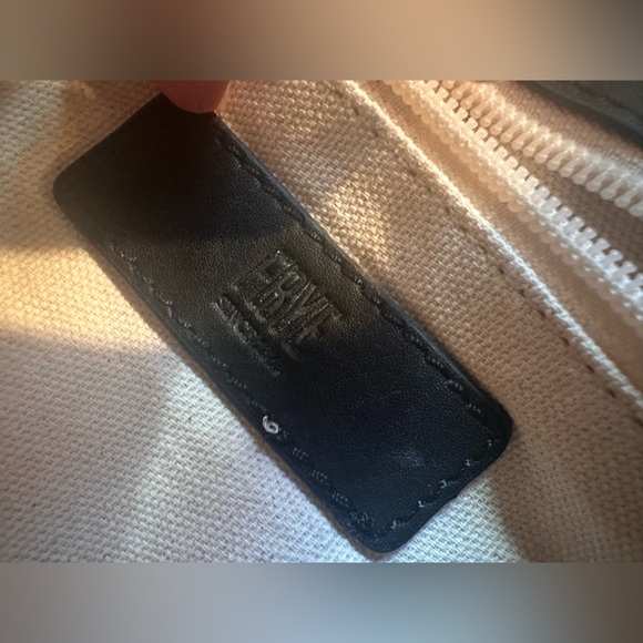 Frye Saddle Black Leather Crossbody - Picture 14 of 17